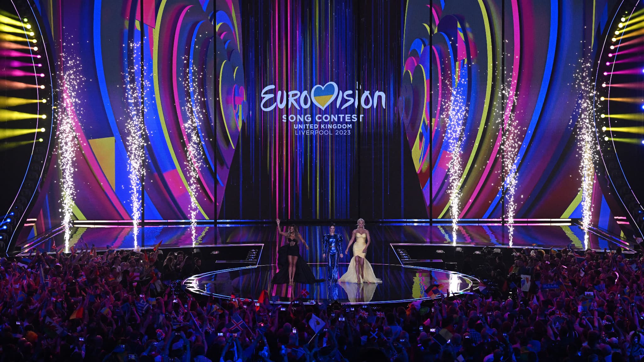 Eurovision 2023 Avant La F Te Pol Mique Autour D Une Intervention Du   Les Animateurs De L Edition 2023 Du Concours Eurovision De La Chanson Lors De La Deuxieme Demi Finale Organisee A Liverpool Royaume Uni Le 11 Mai 2023 1635497 