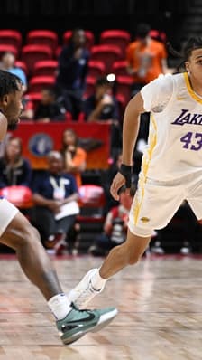 Basketball : un rachat record pour les Lakers