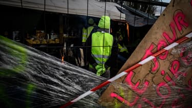 Une journaliste de France 3 a été frappée à la tempe par des gilets jaunes à Limay dans les Yvelines.