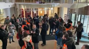 Intrusion de grévistes au siège de la CFDT, le vendredi 17 janvier 2020.