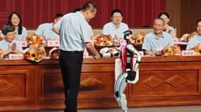 Le robot humanoïde Shuang Shuang.