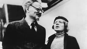 Leon Trotsky et sa femme en 1937 à Mexico.