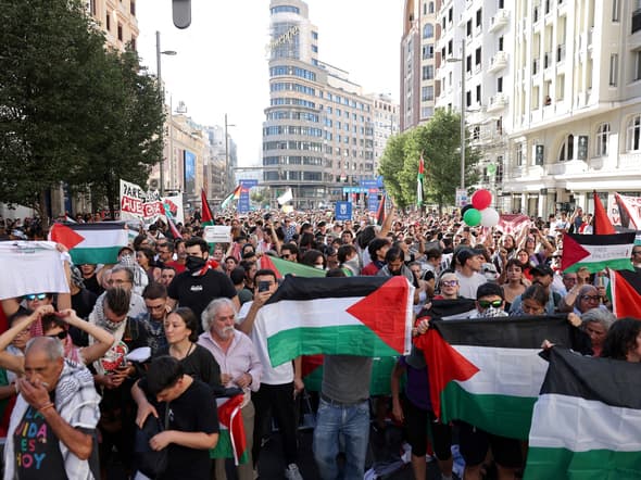 Les manifestants pro-palestiniens perturbent la dernière étape de la Vuelta à Madrid, le 14 septembre 2025