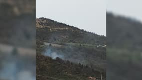 Un feu est en cours ce lundi 8 avril 2024, dans la commune de Champtercier (Alpes-de-Haute-Provence)