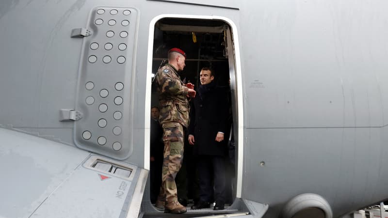 Emmanuel Macron à bord du Charles-de-Gaulle pour un dîner de Noël autour des militaires