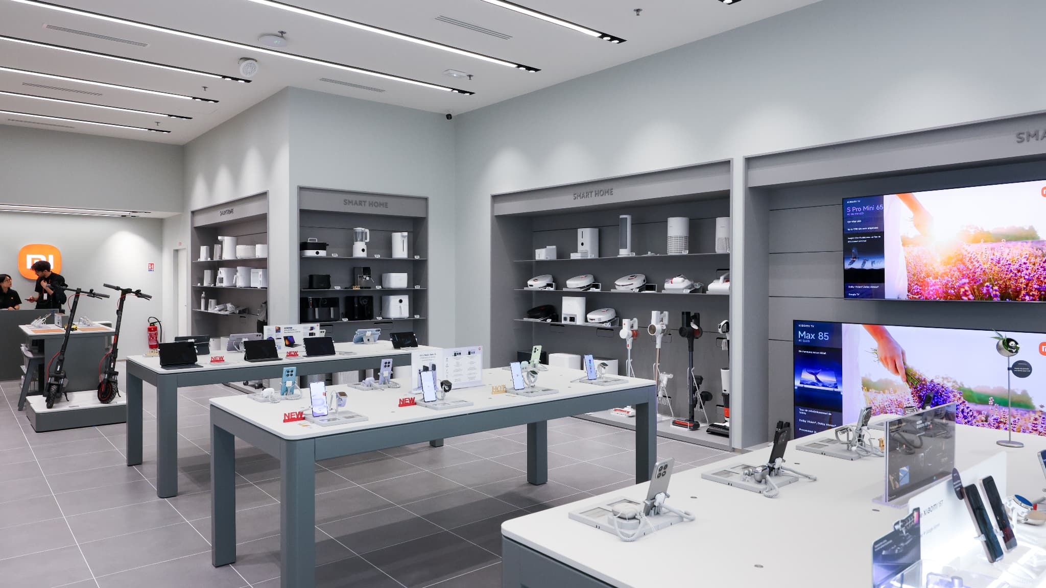 Les Xiaomi Store permettent d'exposer la grande variété des produits de la marque. Les Xiaomi Store permettent d'exposer la grande variété des produits de la marque.