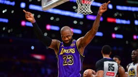 LeBron James en feu avec 42 points inscrits lors de la victoire des LA Lakers contre Golden State (120-112), le 6 février 2025