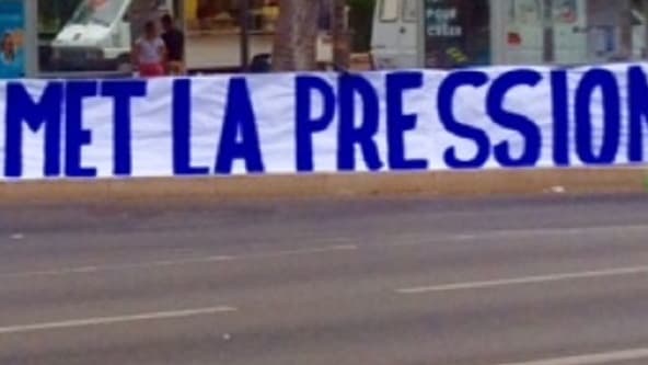 La banderole des Ultras de La Vieille Garde