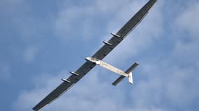 Solar Impulse 2 survole San Francisco le 23 avril 2016. 