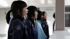 Double peine pour les jeunes déplacés de Fukushima, qui après le traumatisme initial, se voient ostracisés par une partie de la société.