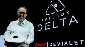 Xavier Niel  présente la Freebox Delta.
