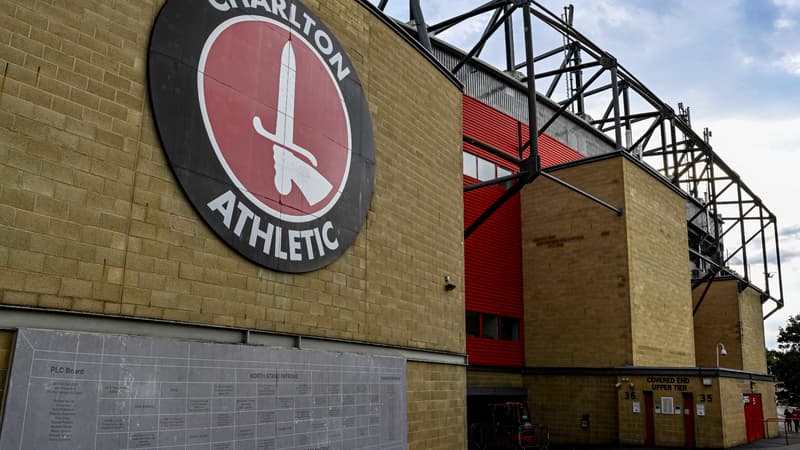 Drame en Angleterre: un supporter de Charlton meurt en plein match, la rencontre face Ã ...