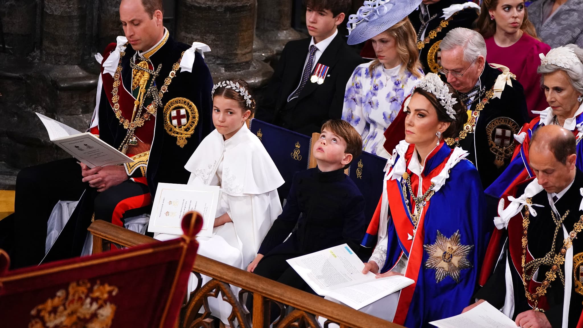 William, Charlotte, Louis et Kate au couronnement de Charles. William, Charlotte, Louis et Kate au couronnement de Charles.