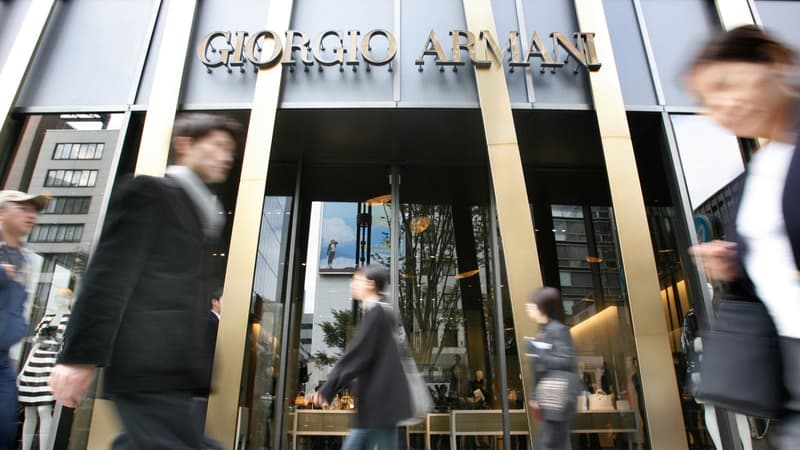 Devant un magasin Armani du quartier de Ginza, à Tokyo. (photo d'illustration) -