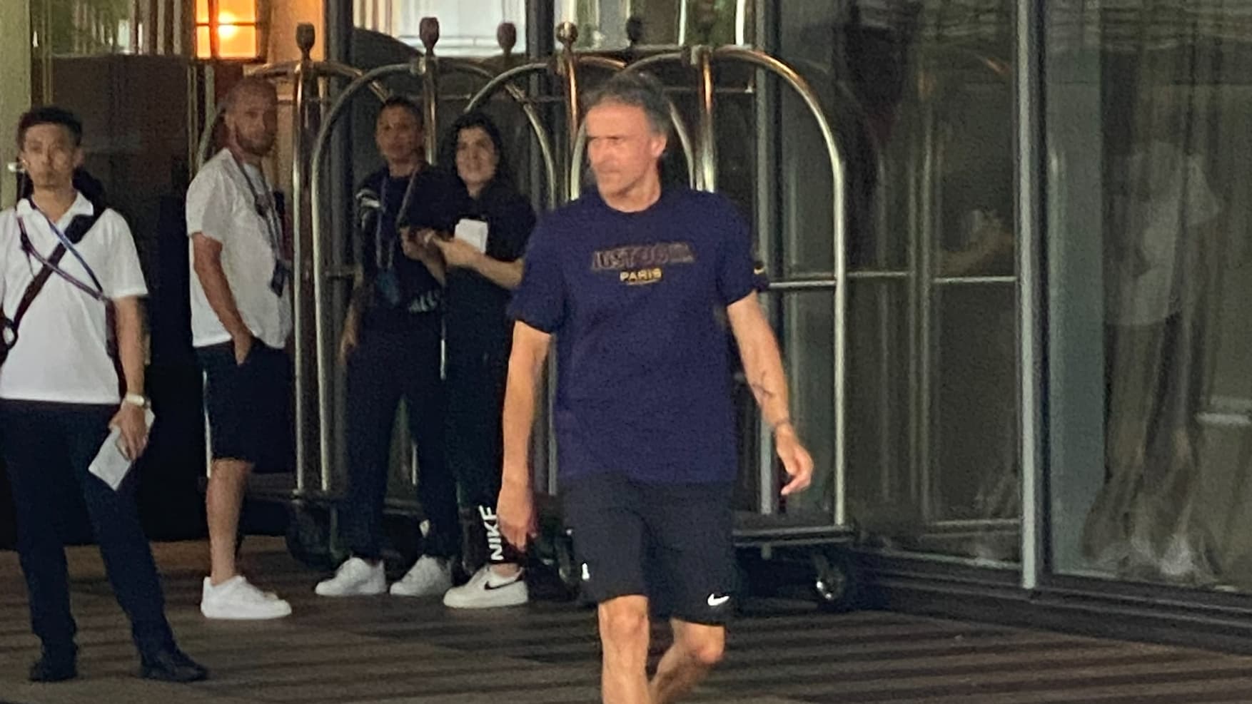 Luis Enrique à la sortie de l'hôtel à Tokyo le 31 juillet 2023