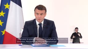 Le président de la République Emmanuel Macron donne une conférence de presse à l'Élysée, le 16 janvier 2024.
