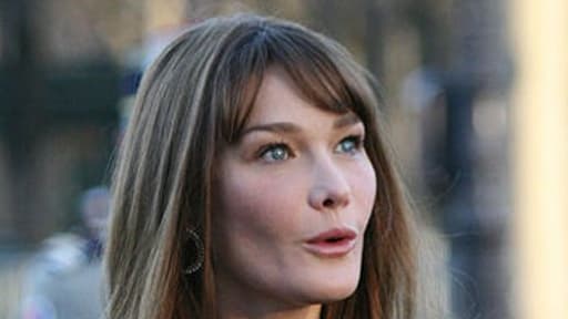 Carla Bruni J étais nue partout dans la presse anglaise