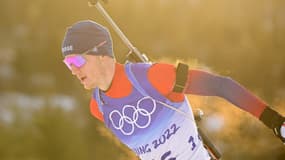Le Norvégien Johannes Thingnes Boe, lors du sprint (10 km) aux Jeux olympiques de Pékin, le 12 février 2022 au centre national de biathlon à Zhangjiakou