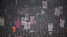 Les banderoles injurieuses brandies par les ultras de Nice contre l'OM à l'Allianz Riviera, le 26 janvier 2025