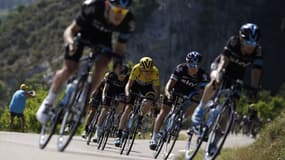 L'équipe Sky et son leader, le maillot jaune Chris Froome
