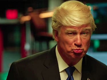Alec Baldwin parodiant Donald Trump dans le Saturday Night Live.
