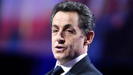 Nicolas Sarkoay a-t-il bénéficié d'un compte en Suisse? Deux journalistes du "Monde" posent la question.