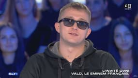 Le rappeur Vald dans Salut Les Terriens