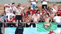 Des supporters polonais du Slask Wroclaw à Séville pendant l'Euro 2021