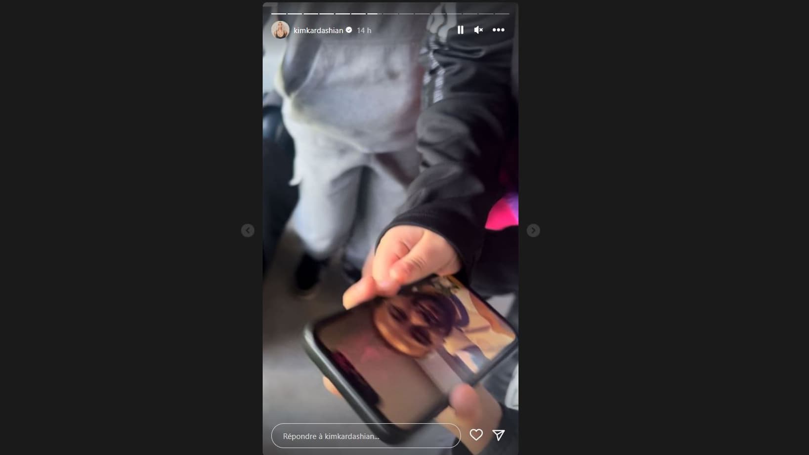 La story de Kim Kardashian montrant son appel à Neymar lors de PSG-Rennes (0-2) La story de Kim Kardashian montrant son appel à Neymar lors de PSG-Rennes (0-2)