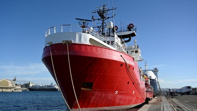 L'Ocean Viking de l'ONG SOS Méditerranée dans le port de Marseille, le 29 décembre 2020