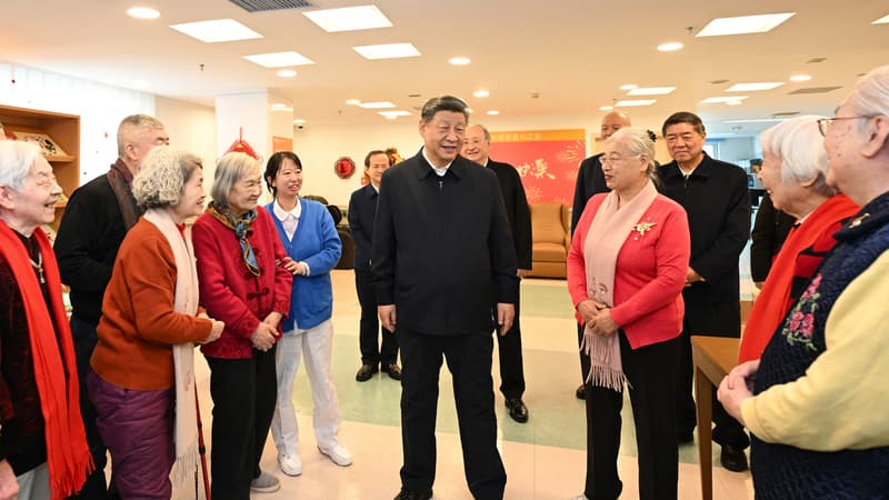 En moyenne un Chinois est 4 fois moins riche qu'un Français et 6 fois moins qu'un Américain: le pays ne rattrapera peut-être jamais son retard car il devrait perdre les deux tiers de sa population active