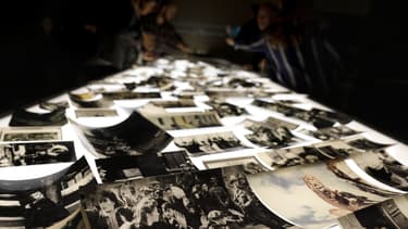 Une exposition rend hommage aux six millions de juifs assassinés par les Nazis, le 10 janvier 2018 au mémorial Yad Vashem de Jérusalem.