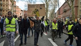 Des gilets jaunes manifestent à Toulouse