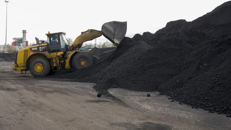 Ukraine: l'UE approuve un embargo sur le charbon russe