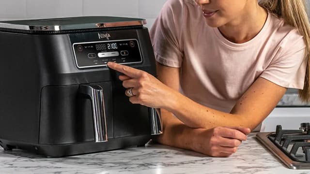 Ninja dévoile un prix fou sur cet airfryer 4 en 1 multifonction, les stocks sont limités à vu d'œil