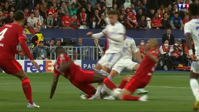 la remise de Fabinho sur le but refusé de Benzema. 