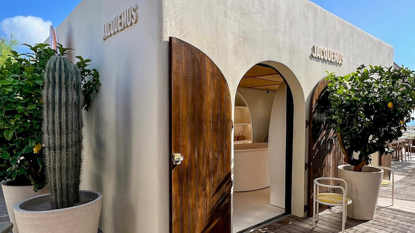 JACQUEMUS Pop up à l'Indie Beach