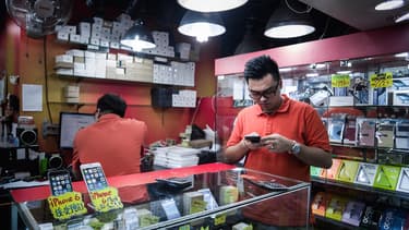 En Chine, le succès d'Apple crée un business important qui flirte parfois avec l'illégalité.
