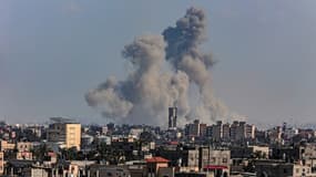 Bombardement israélien sur Khan Younès, dans le sud de la bande de Gaza, vu depuis Rafah le 11 mars 2024. PHOTO D'ILLUSTRATION