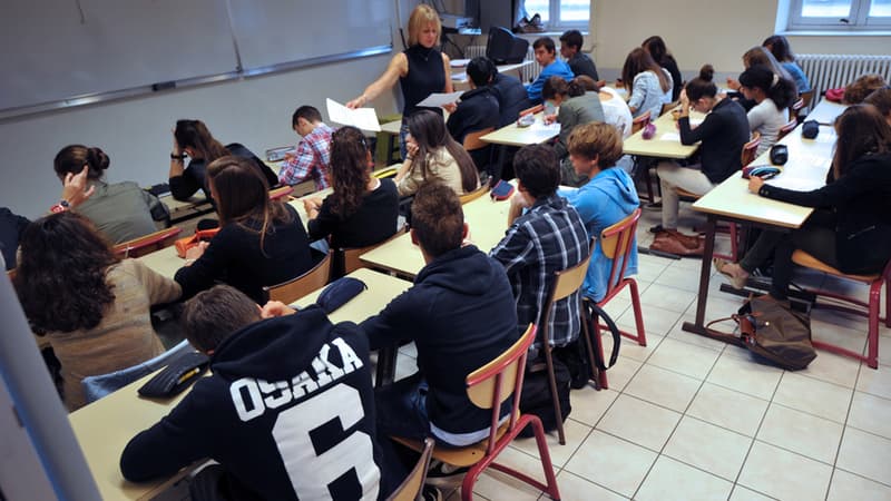 Des élèves d'un collège - illustration