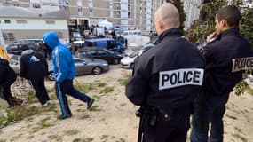 Des policiers dans une cité du Nord de Marseille, en février dernier.