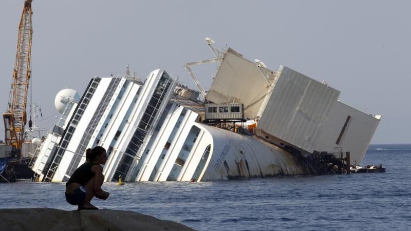 Quatre membres de l'équipage du Costa Concordia et un responsable de la compagnie Costa Croisières ont été condamnés à des peines de prison pour leur rôle dans le naufrage du 13 janvier 2012, qui a fait 32 morts. Ces condamnations à des peines allant de 1