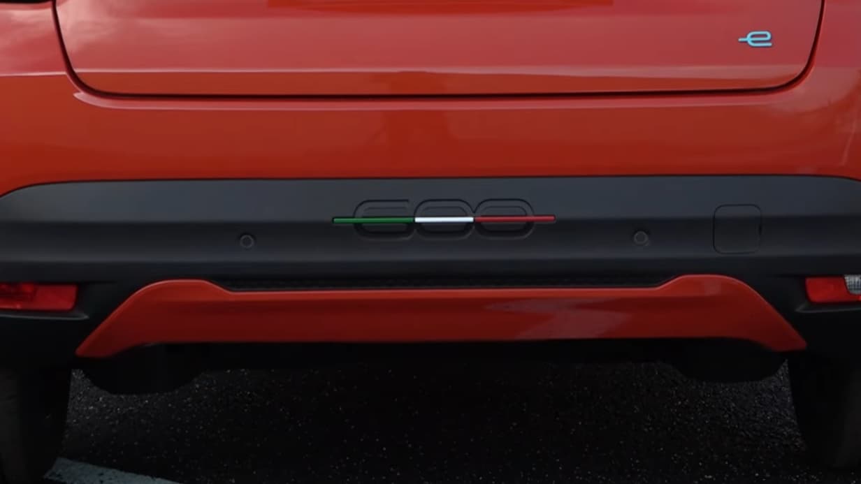 Fiat zrzuca włoskie flagi ze swojej polskiej 600-tki
