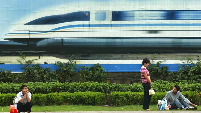 China Railway Rolling (CCRR) révèle un nouveau projet Maglev qui atteindra les 600 km/h. Une ligne de test de 5 km est en préparation. 