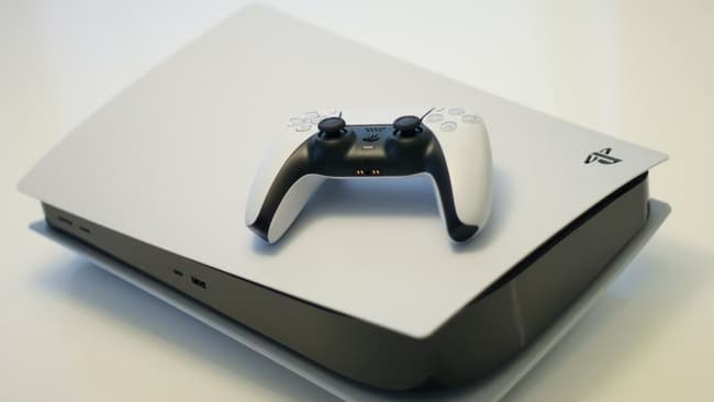 La manette Dualsense pour PS5 voit son prix dégringoler chez Cdiscount