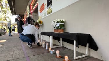 Hommage à la victime devant son restaurant à Mexico.