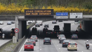 A Paris et sa proche banlieue, seule les véhicules avec une plaque d'immatriculation se terminant par un chiffre impair étaient autorisées à rouler.