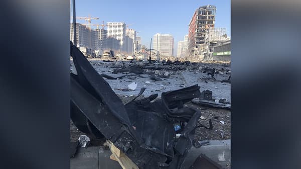 Les dégâts du centre commercial Retrovil, à Kiev, bombardé par la Russie dans la nuit de dimanche à lundi 21 mars 2022