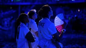 Des athlètes français lors de la cérémonie de clôture des Jeux olympiques de Paris 2024.