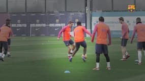 Concours de petits ponts au Barça avec Digne et Umtiti